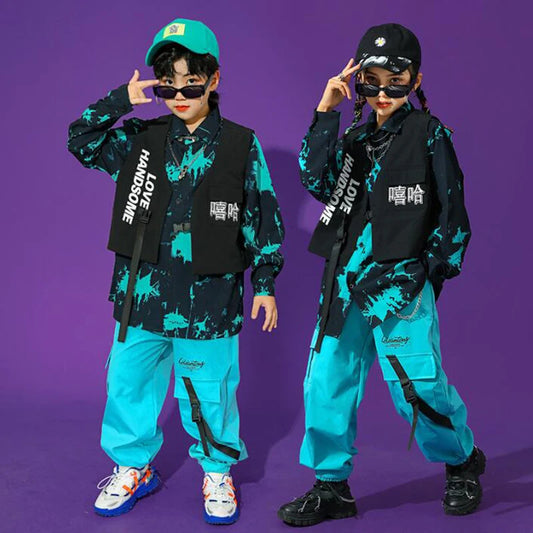 Kids' K-pop hip hop clothing set: sleeveless shirt, stylish jacket, and blue cargo pants. Perfect for boys and girls dancing!