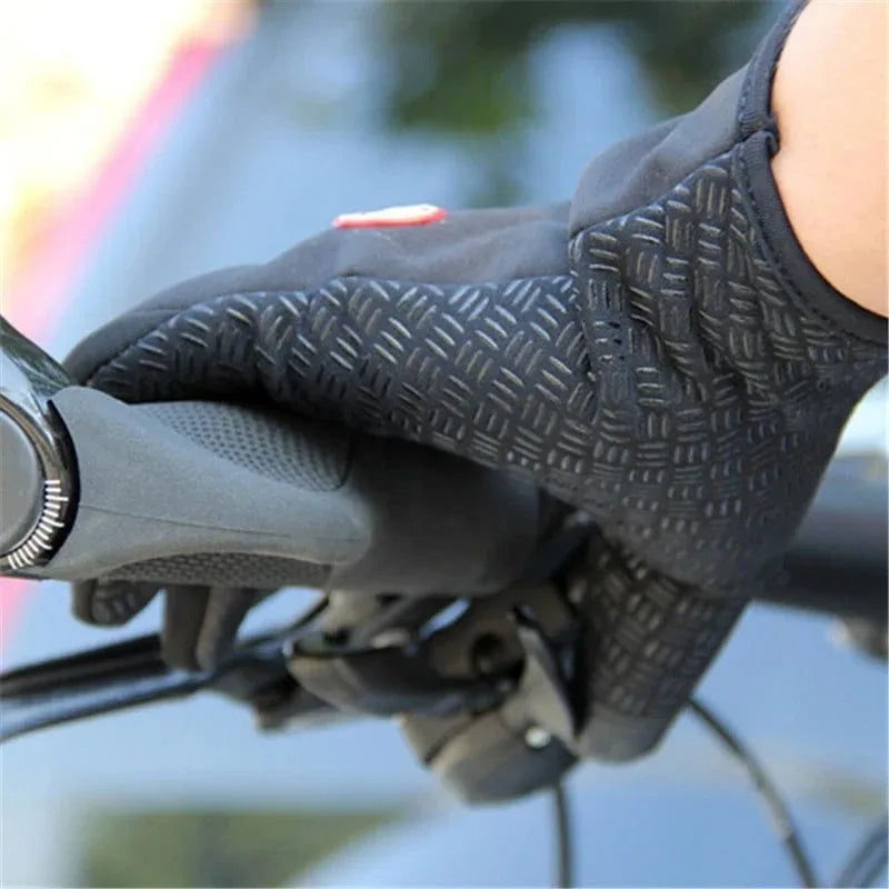 Men's and women's winter cycling gloves that are warm, touchscreen-friendly, waterproof, and non-slip, suitable for biking, gym, outdoor activities, and driving.