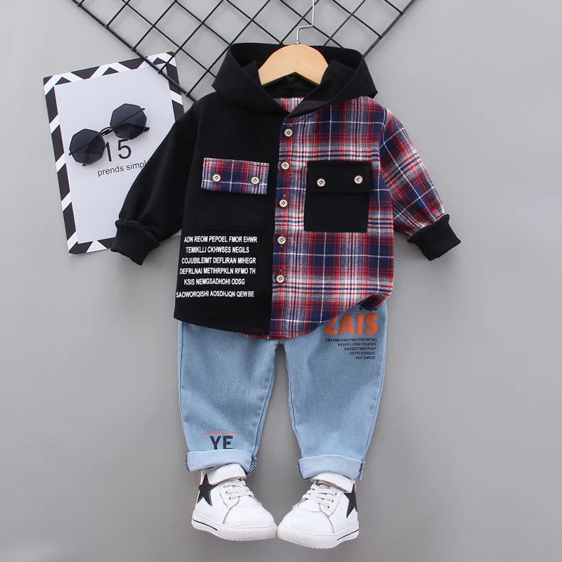 New Spring and Autumn Baby Clothes Set for Boys. This outfit includes a plaid hoodie and pants, perfect for toddlers. Great for kids' tracksuits!