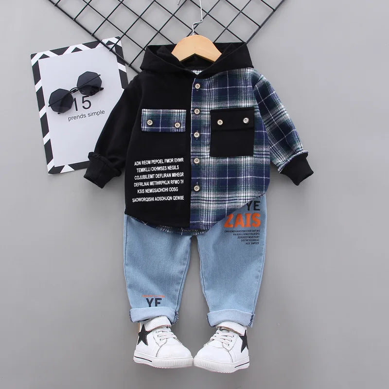 New Spring and Autumn Baby Clothes Set for Boys. This outfit includes a plaid hoodie and pants, perfect for toddlers. Great for kids' tracksuits!