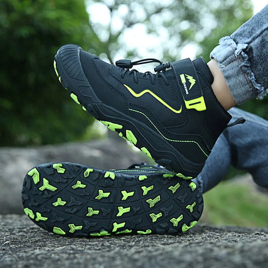 New style children's shoes, including boys fashion sneakers, girls sport running shoes, kids casual trainers, and outdoor shoes.